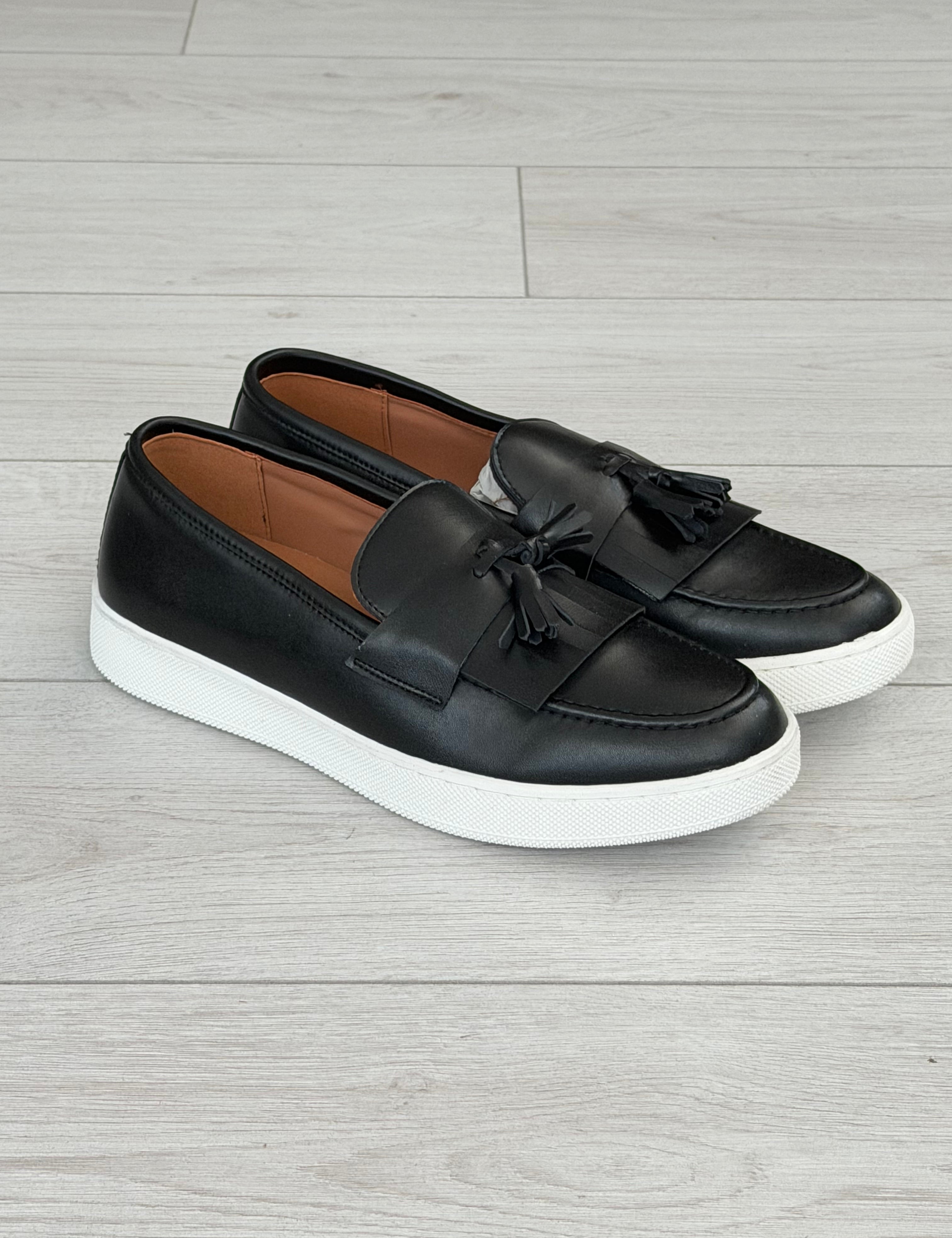 TASSEL LEATHER MOCCASINS