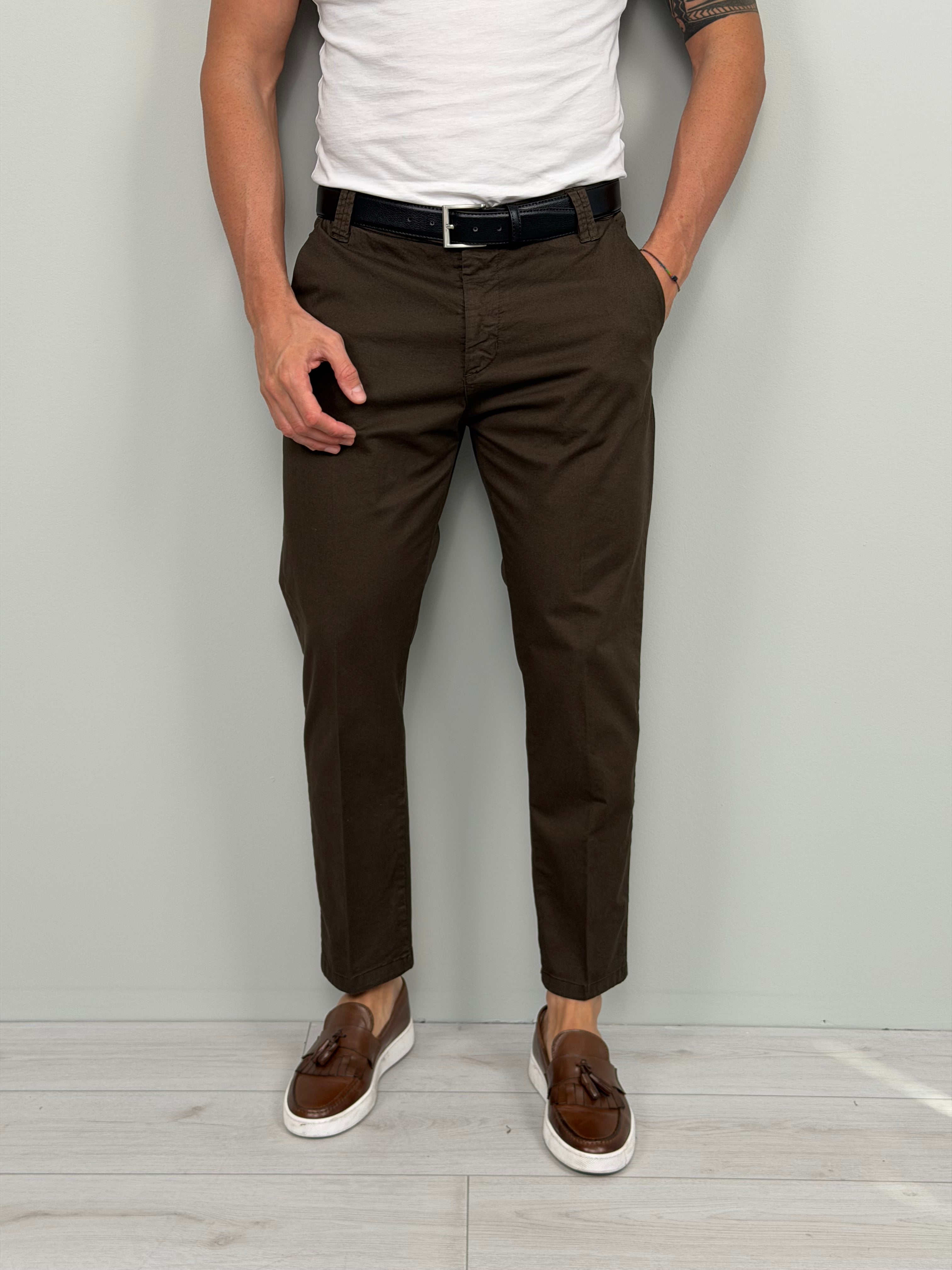 Pantalón de algodón premium (bolsillos traseros)