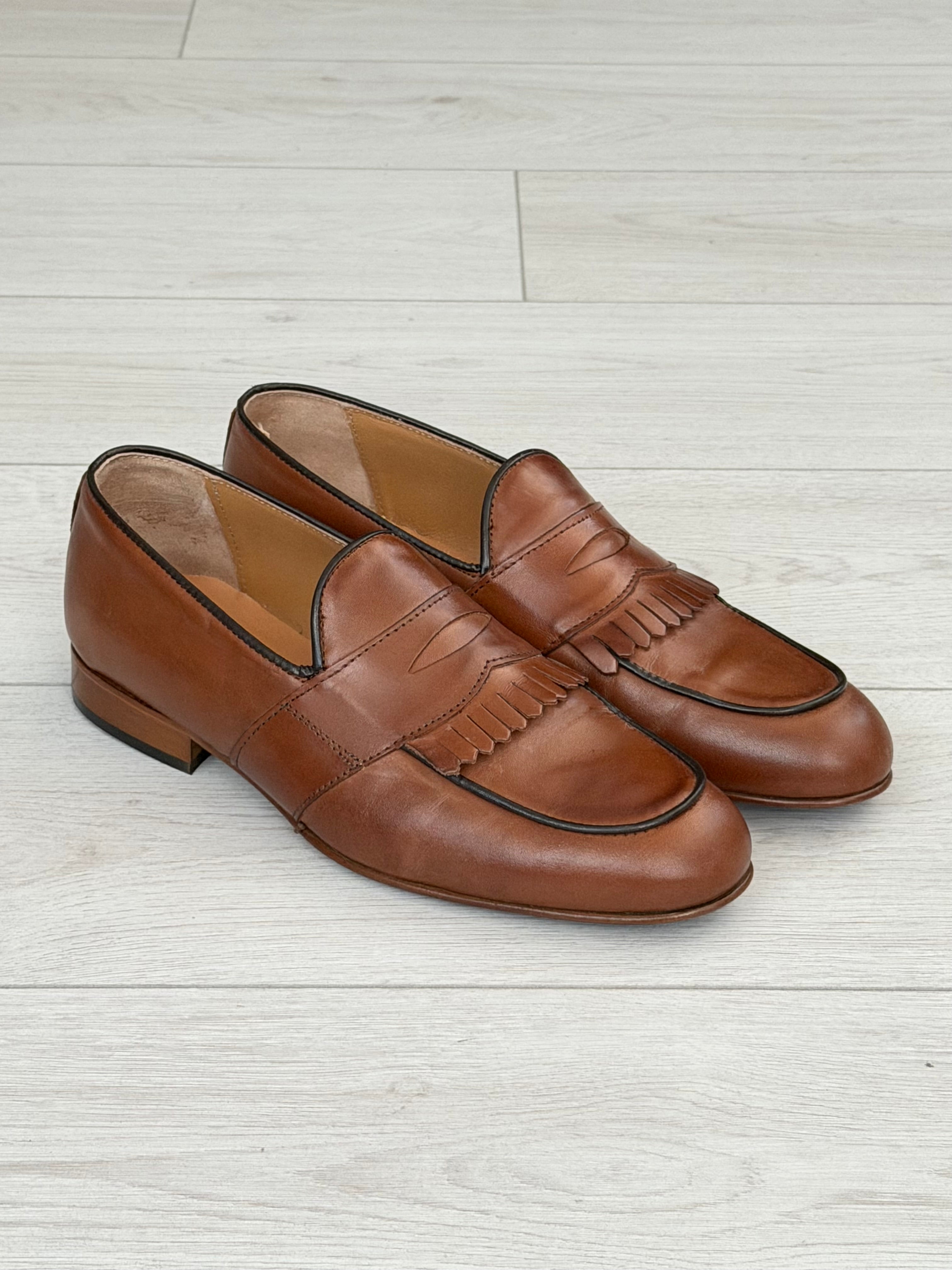 LEATHER LOAFERS IN TAN