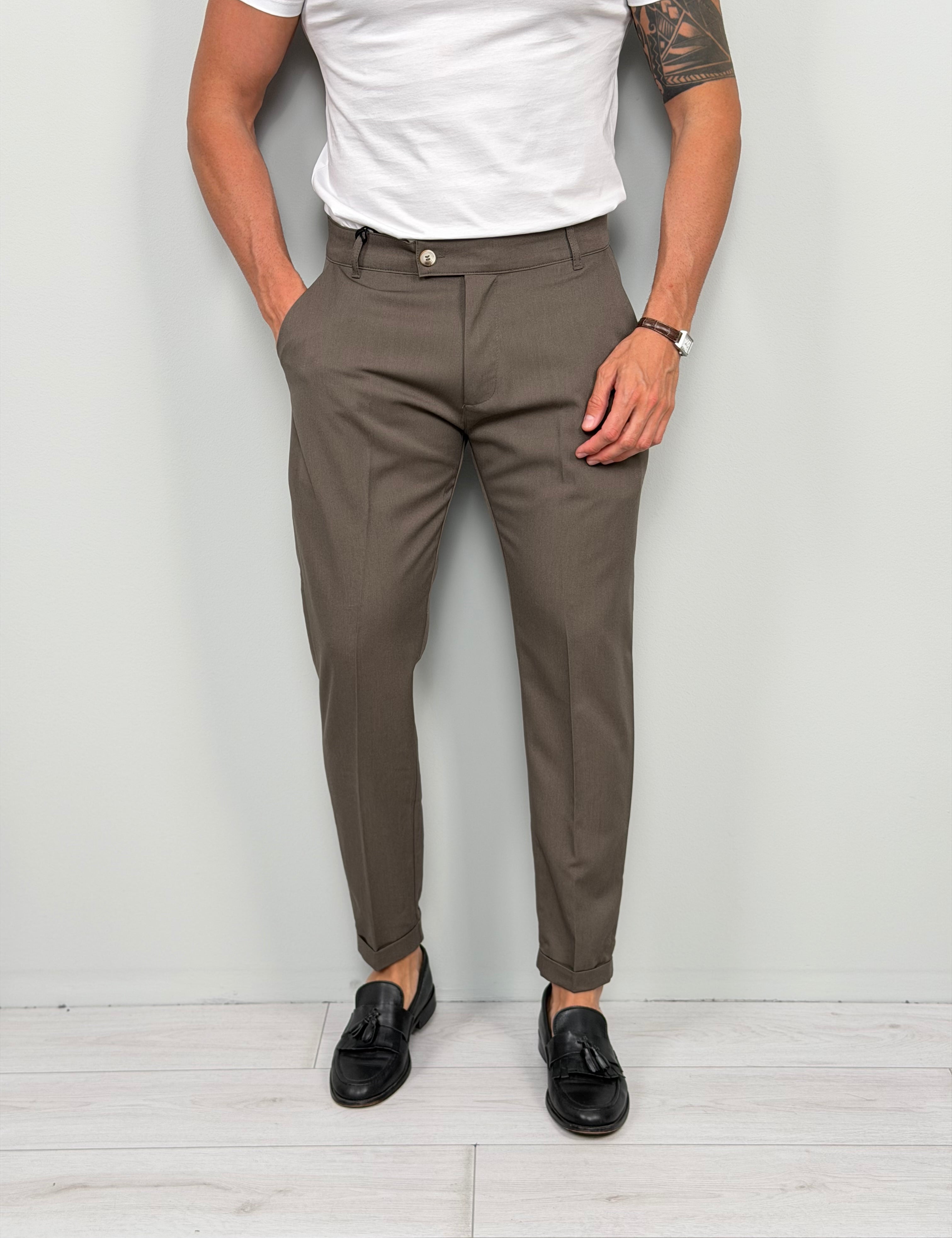 PANTALONI MOD CAPRI CU RĂSFRÂNGERE