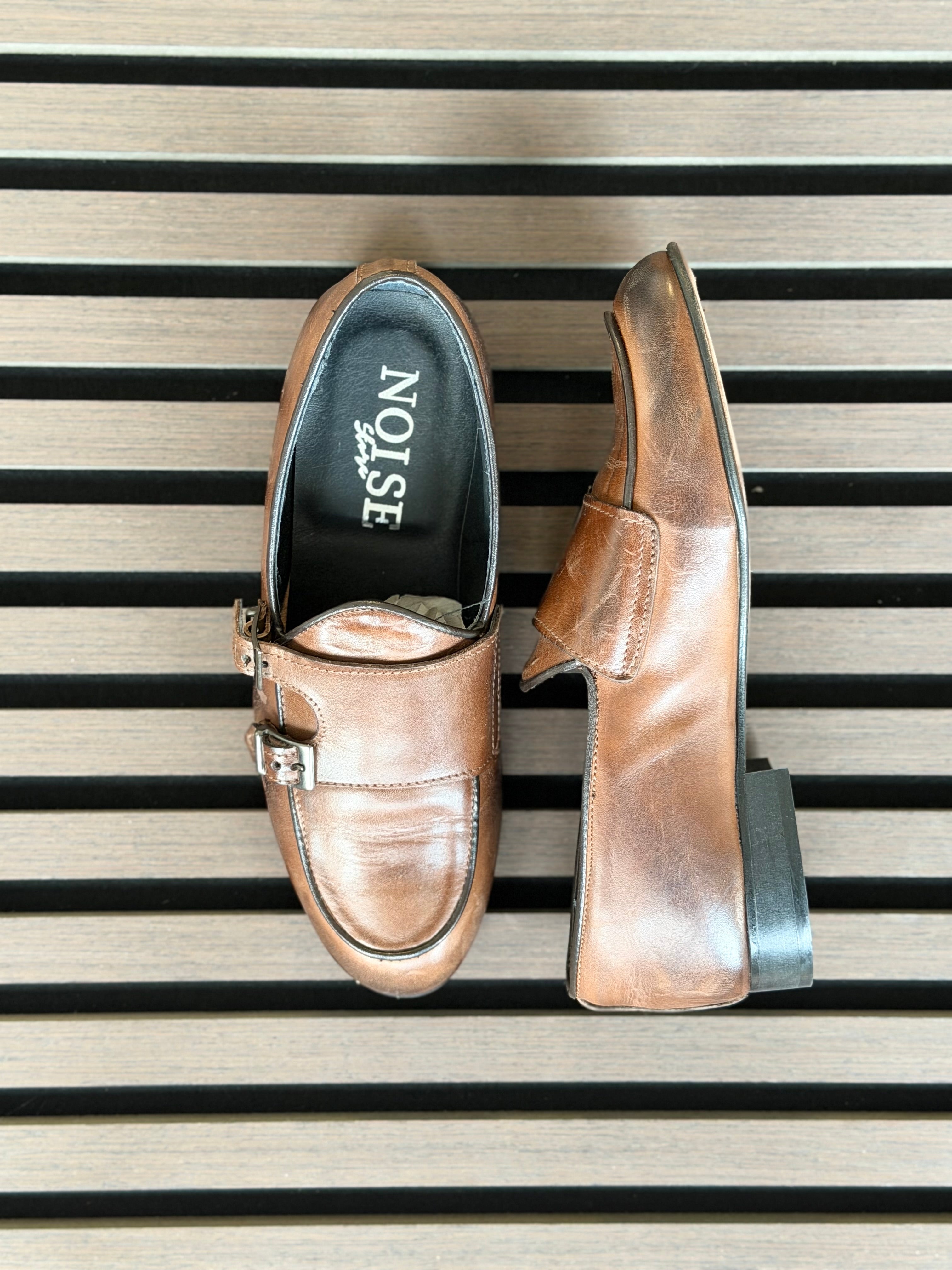 Mocasín de piel color marrón oscuro