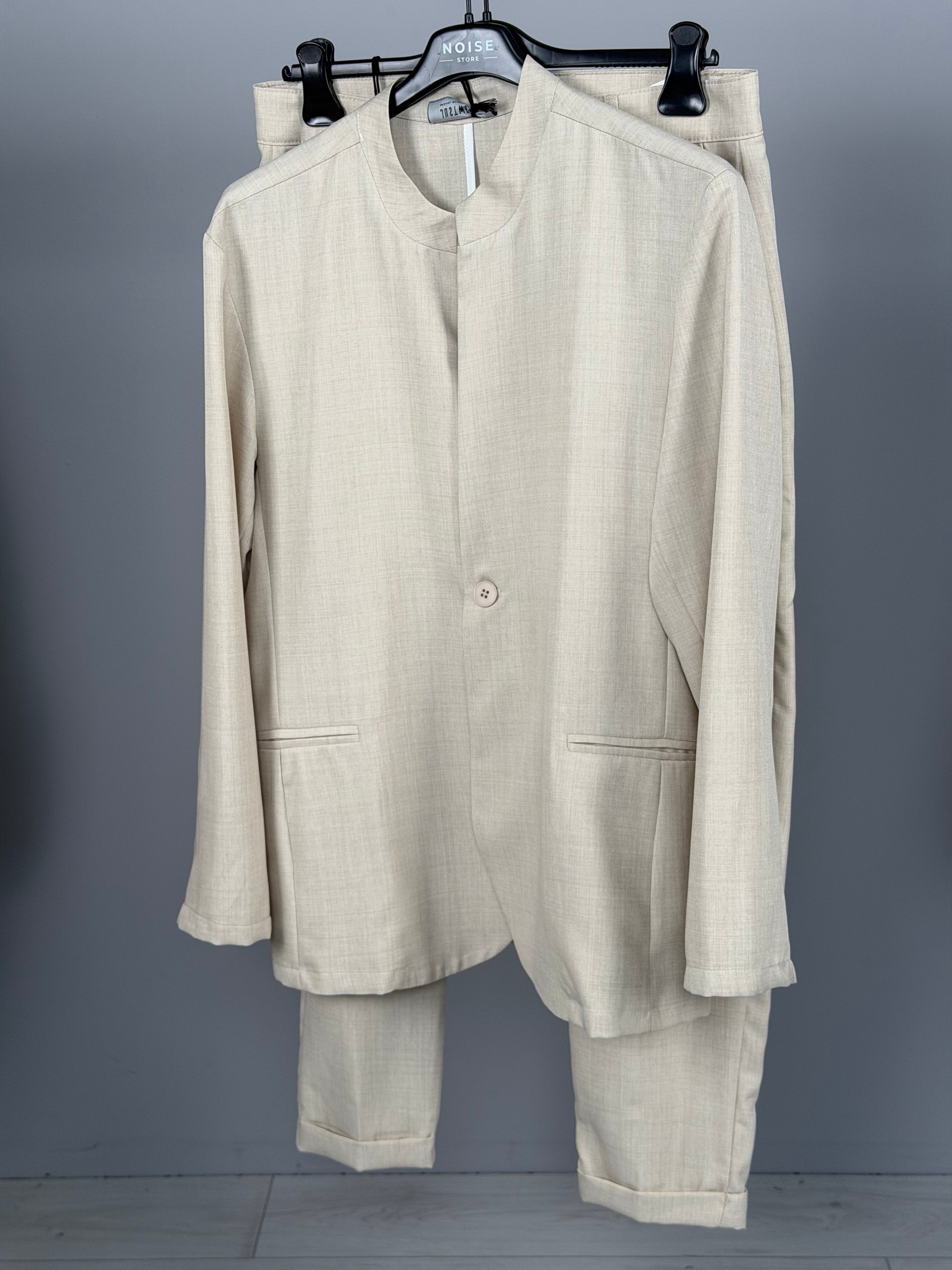 ABITO COREANO FIAMMATO