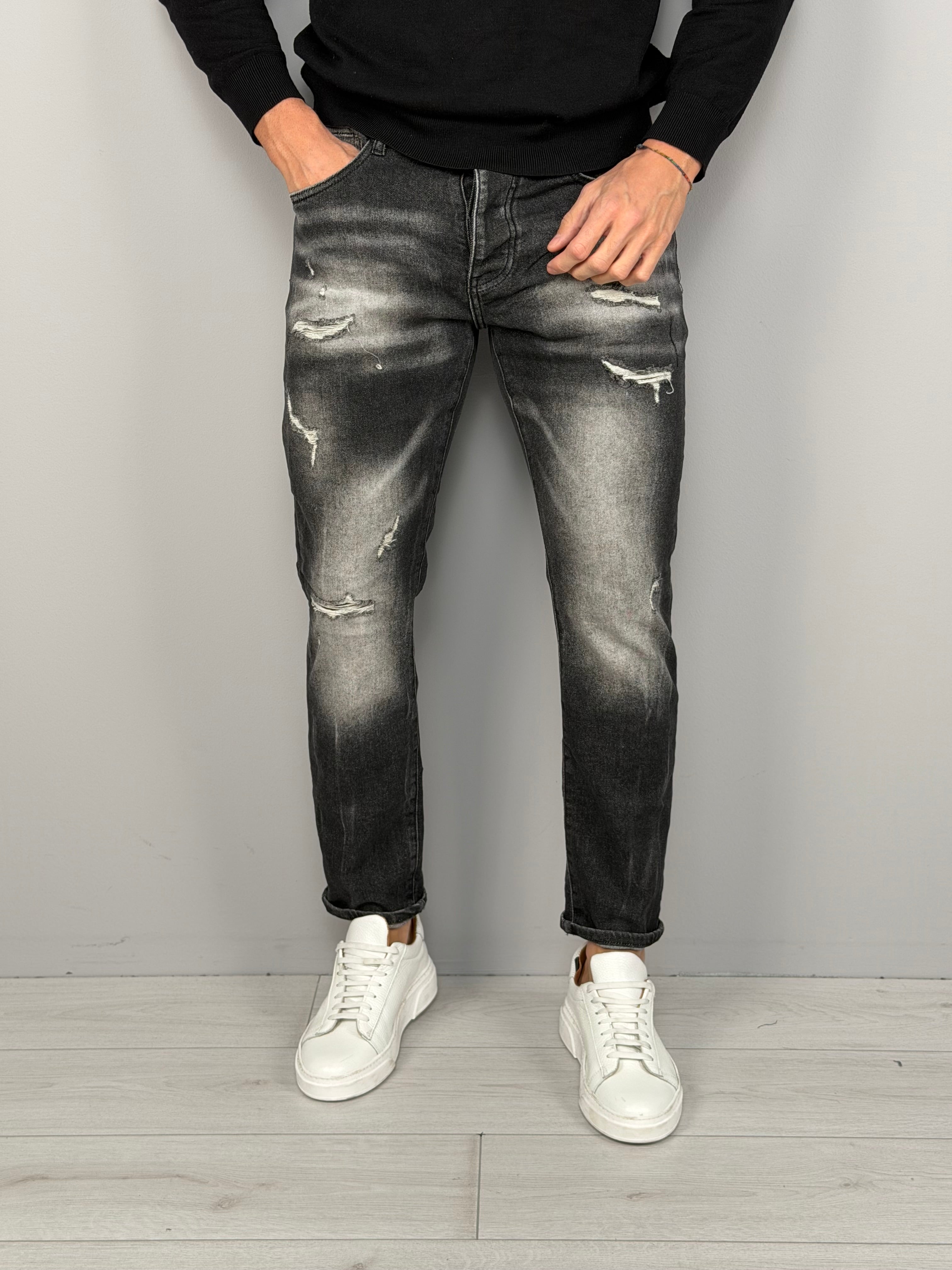 BLACKLINE JEANS