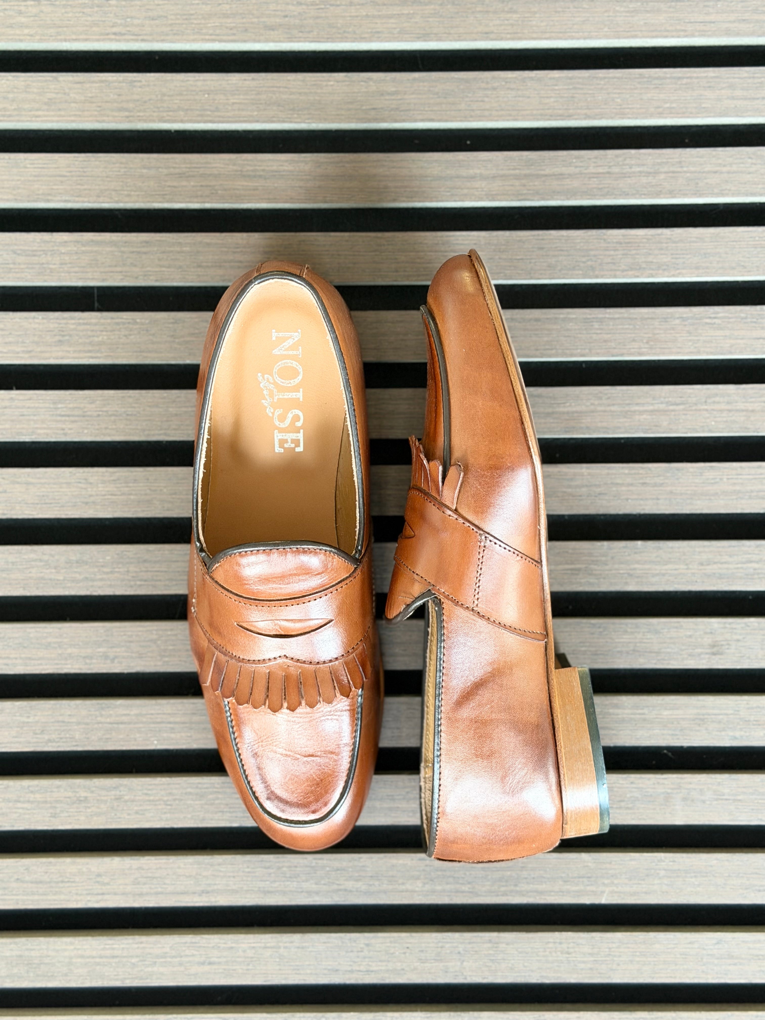 Mocasín de piel cuero