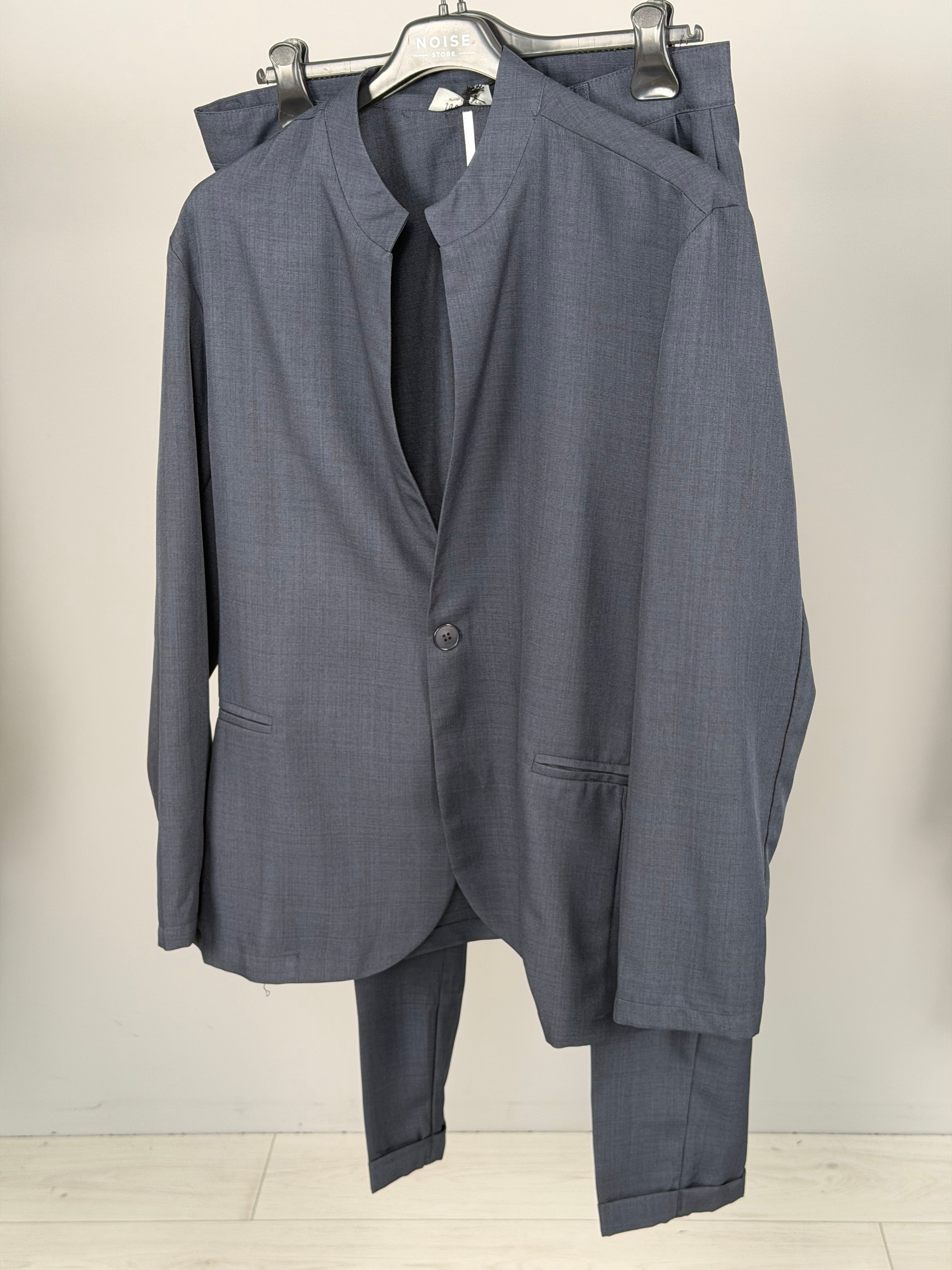 ABITO COREANO FIAMMATO