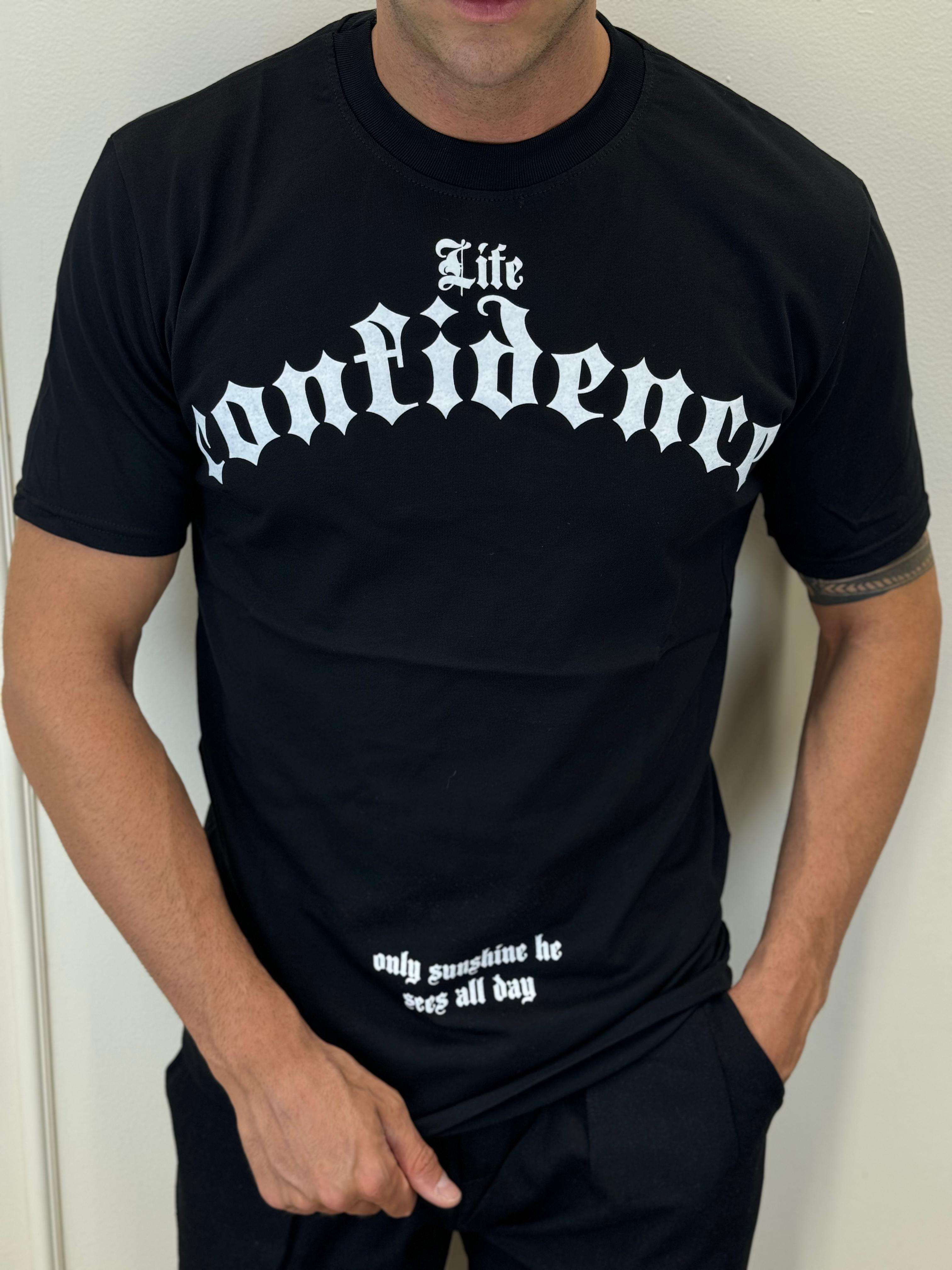 T-SHIRT CONFIDENCE