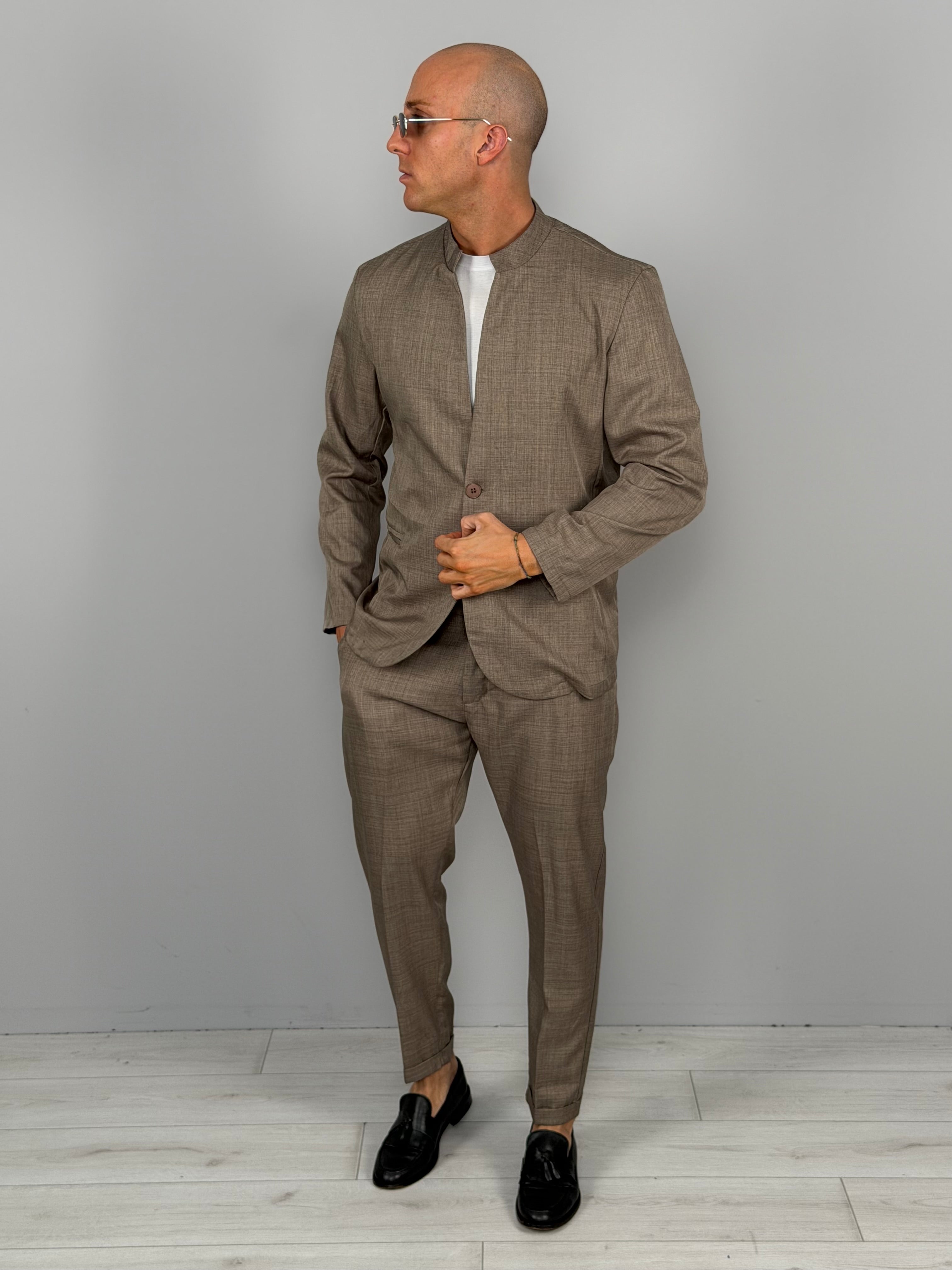 ABITO COREANO FIAMMATO