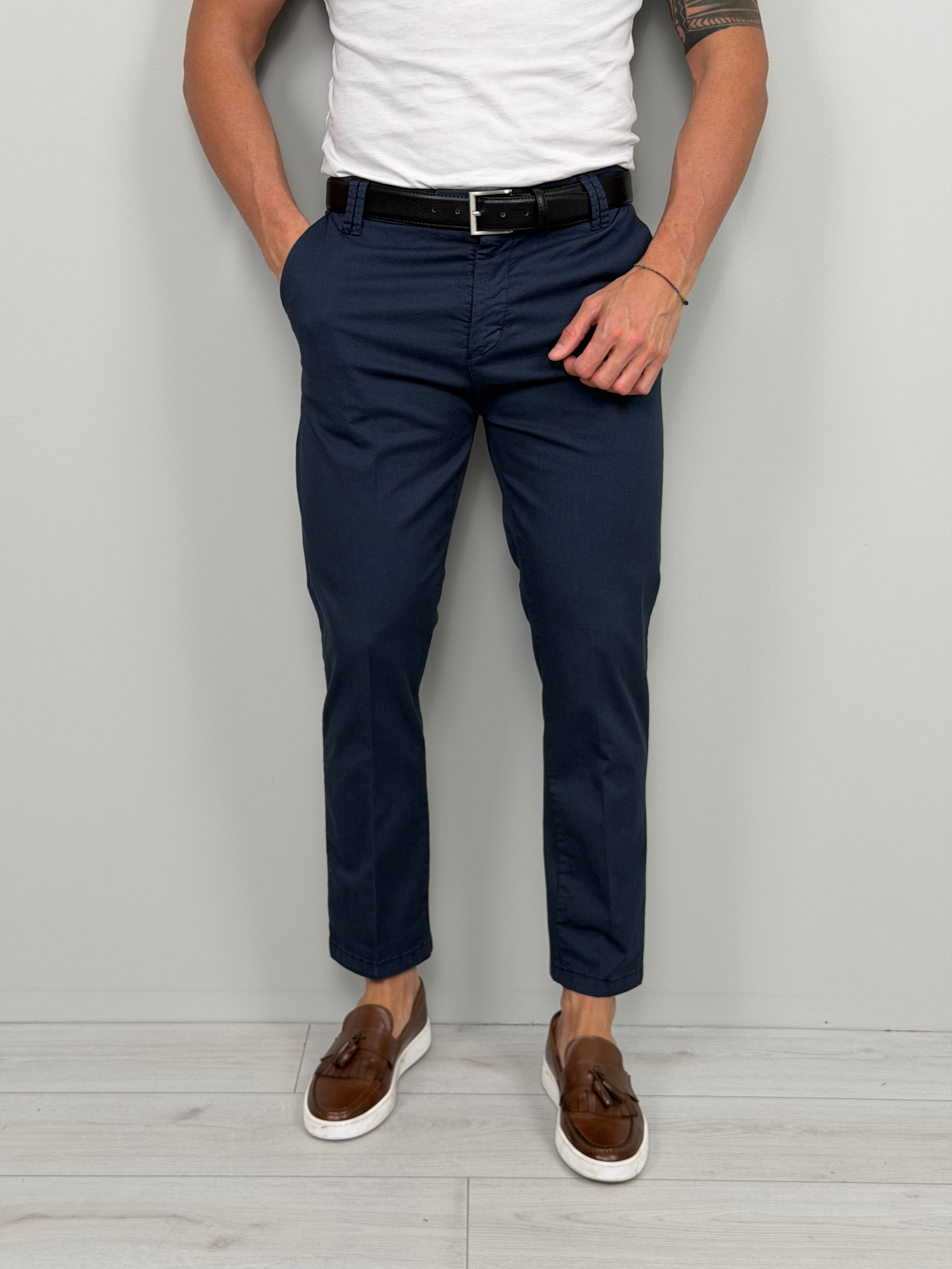 Pantalón de algodón premium (bolsillos traseros)