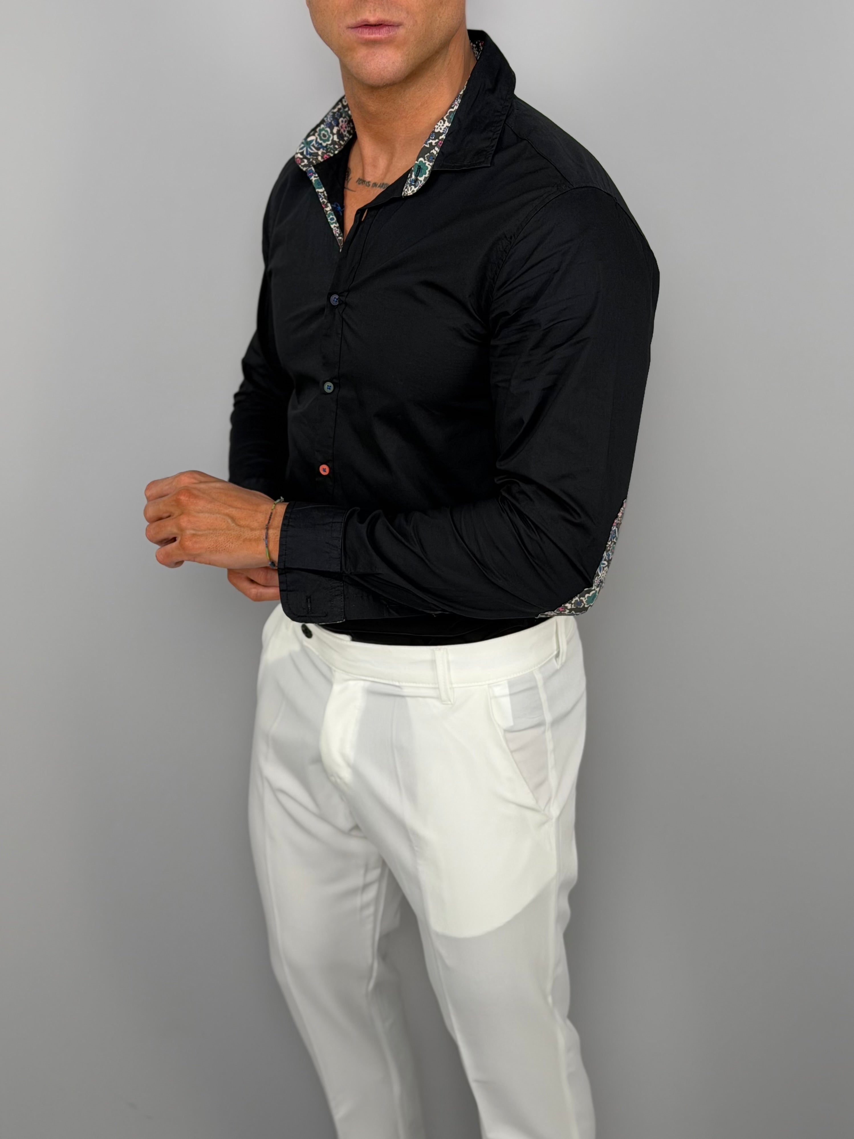 HEMD STROMBOLI (Zu Manu für Foto gebracht)